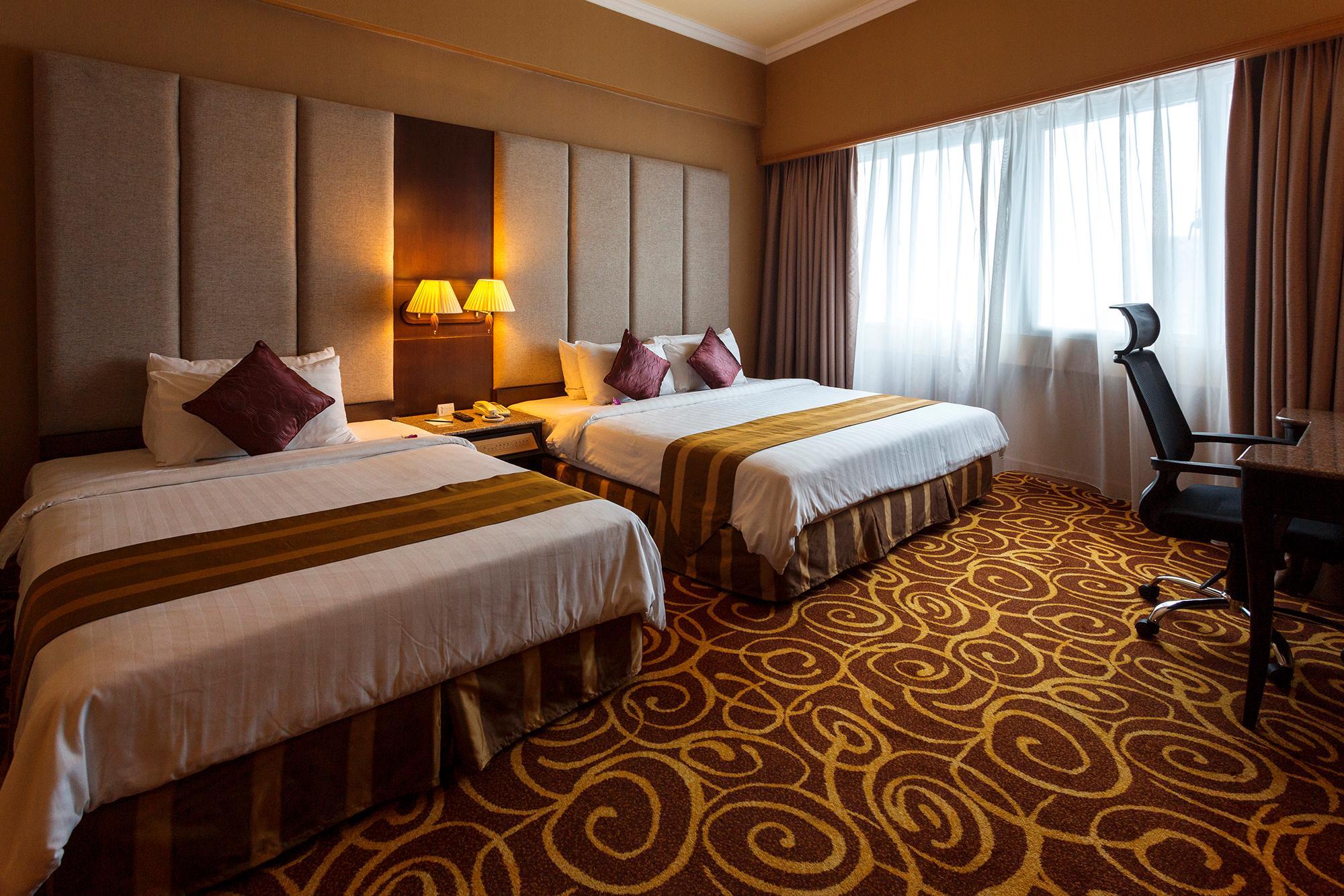Mega Hotel Sdn Bhd Мири Экстерьер фото