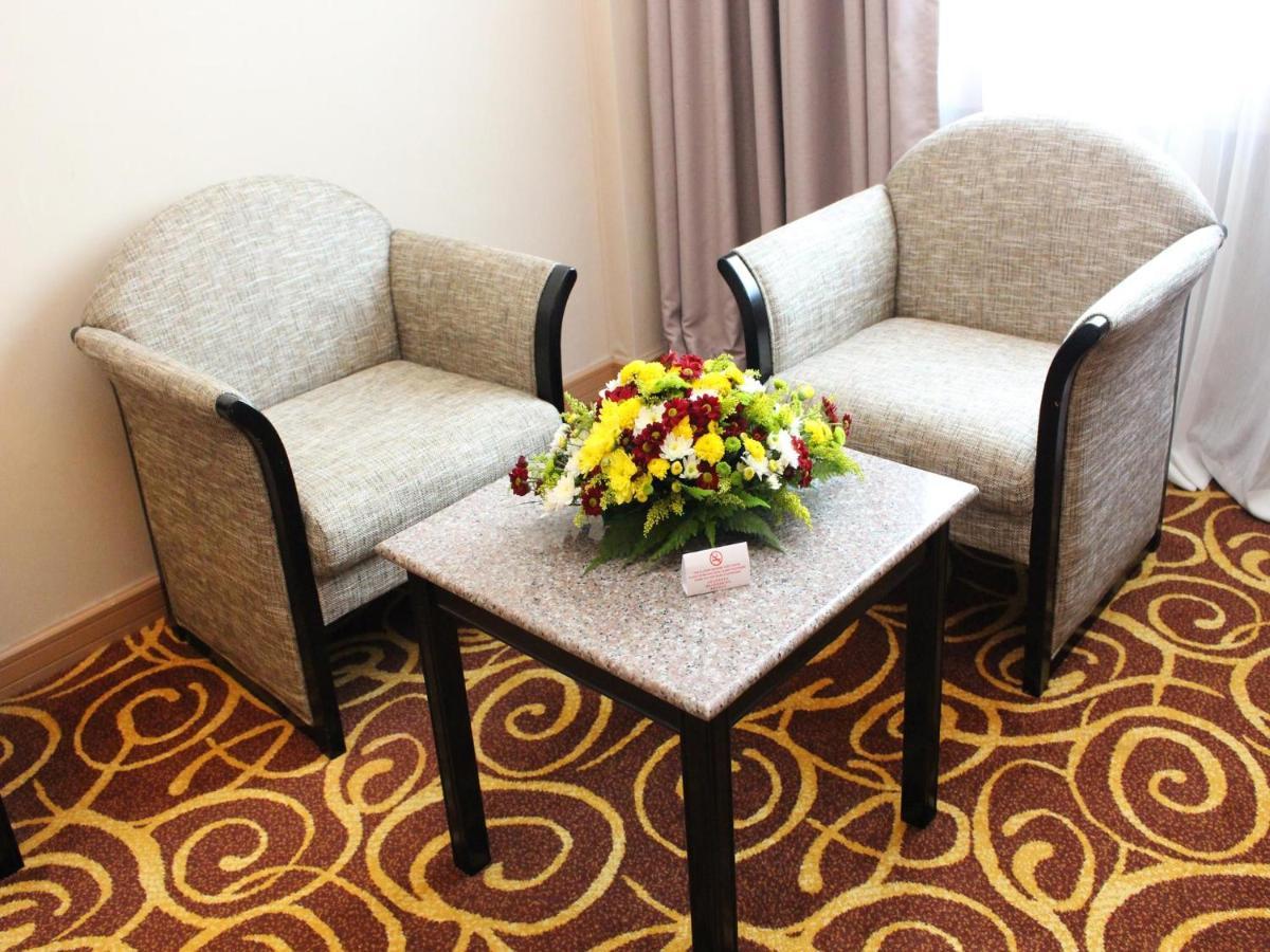 Mega Hotel Sdn Bhd Мири Экстерьер фото