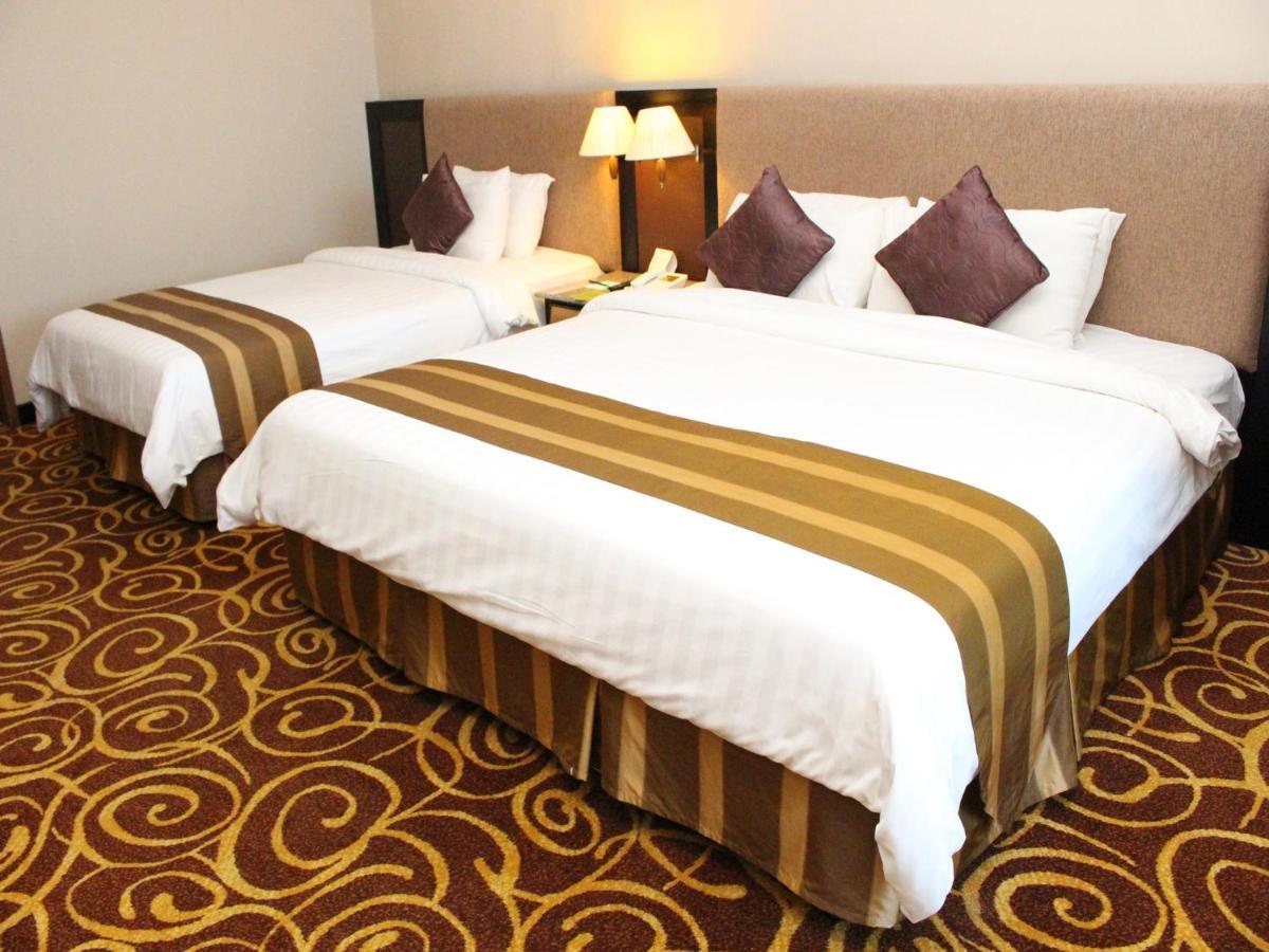 Mega Hotel Sdn Bhd Мири Экстерьер фото