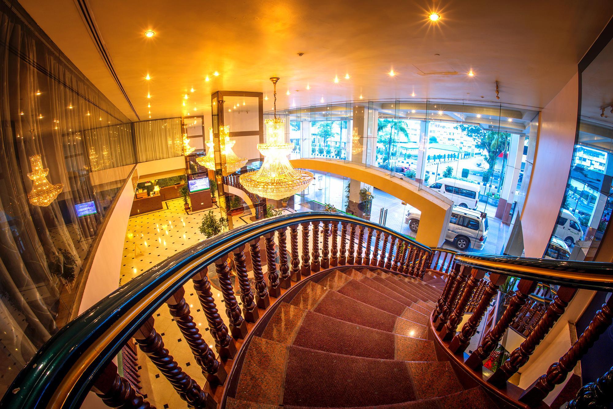 Mega Hotel Sdn Bhd Мири Экстерьер фото