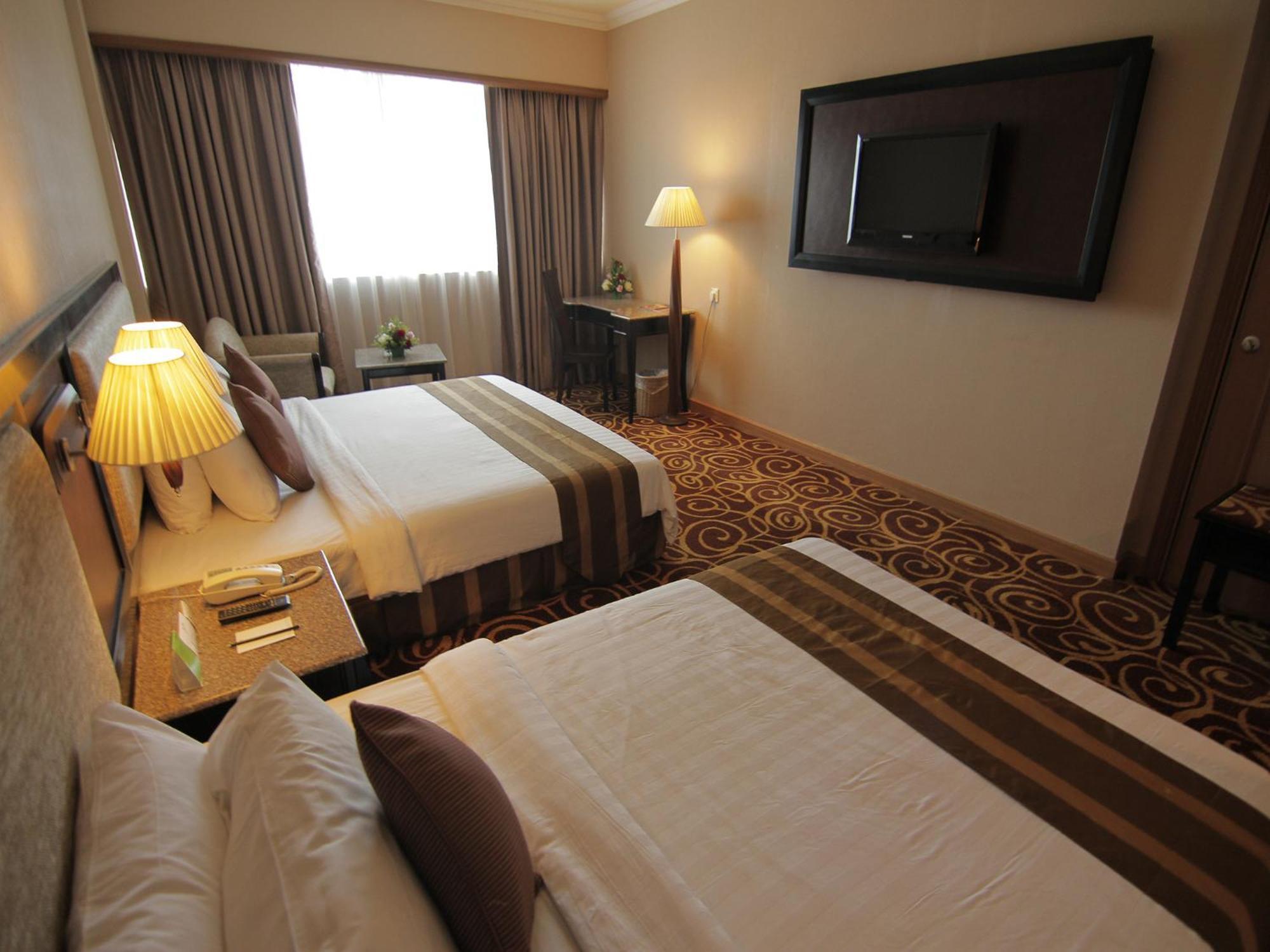 Mega Hotel Sdn Bhd Мири Экстерьер фото