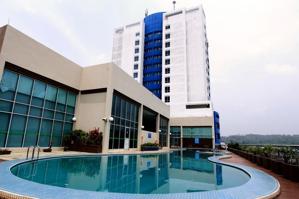 Mega Hotel Sdn Bhd Мири Экстерьер фото