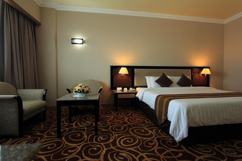 Mega Hotel Sdn Bhd Мири Номер фото