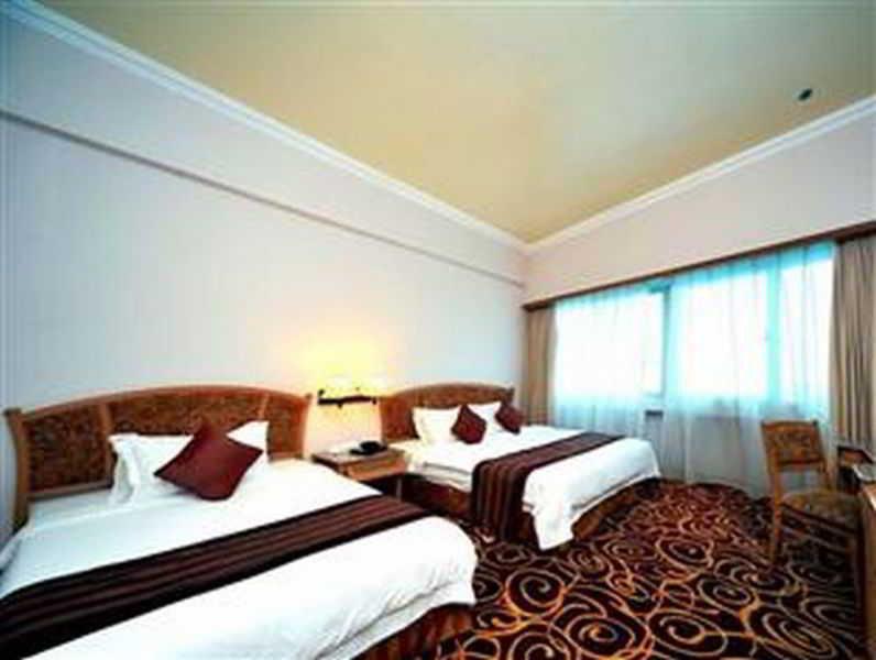 Mega Hotel Sdn Bhd Мири Экстерьер фото