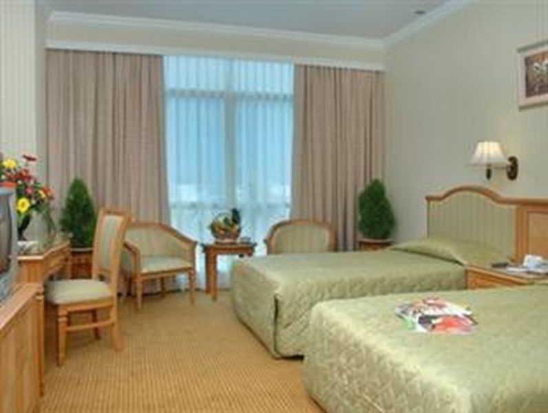 Mega Hotel Sdn Bhd Мири Экстерьер фото