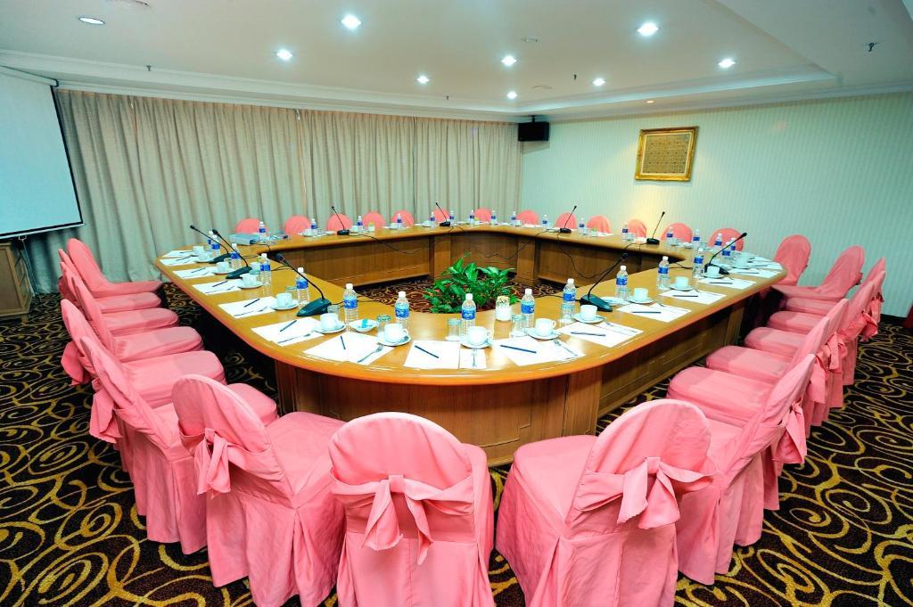 Mega Hotel Sdn Bhd Мири Экстерьер фото