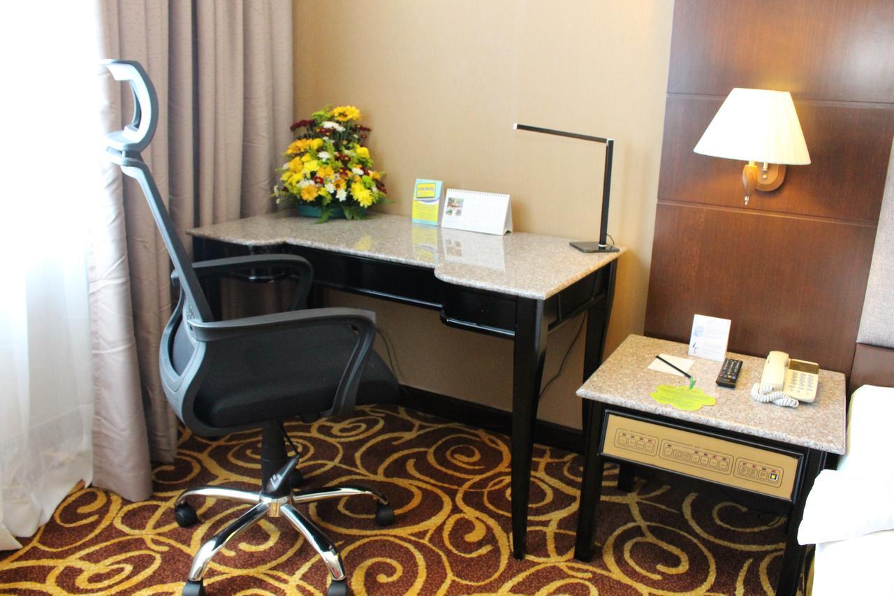 Mega Hotel Sdn Bhd Мири Экстерьер фото
