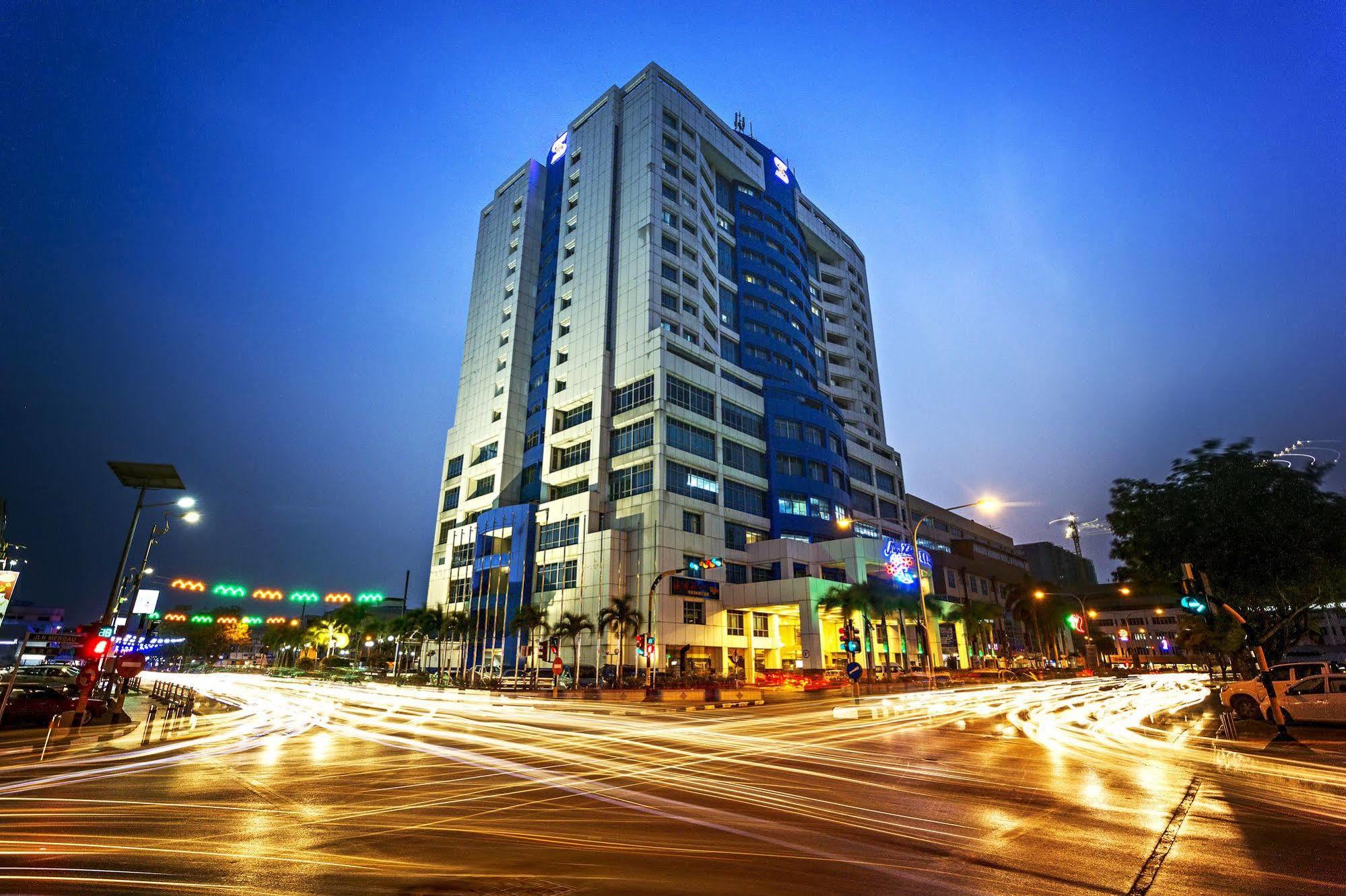 Mega Hotel Sdn Bhd Мири Экстерьер фото